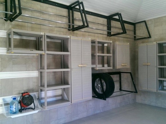 Хранение в гараже: металлический комбинированный стеллаж